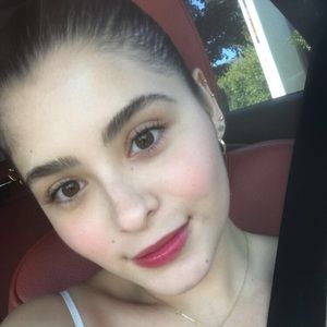 Meet your Posher, Valentina